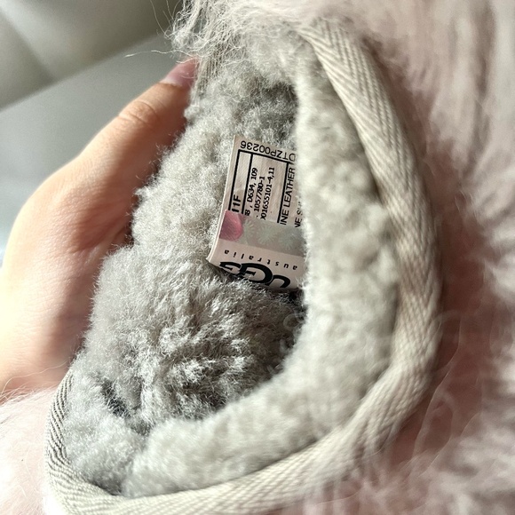 UGG Australia Mongolian Fur Boots Size 6 US - Picture 5 of 5